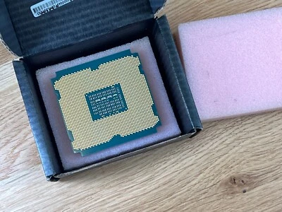 CPU Intel XEON E5-2696 V2 Processore 12-Core 2.50GHz - Immagine 1 di 3