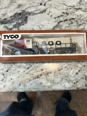 Tyco Soo Line GP-18 Locomotive in box #2405 - Image 1 of 4