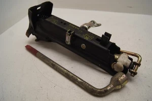 01-04 VOLVO V70 - EMERGENCY SPARE TIRE JACK OEM - Picture 1 of 6