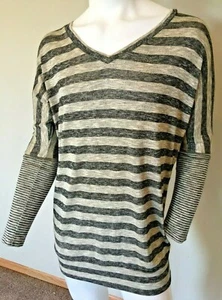 Tresics Womens' Long Sleeve V Neck Dolman Cut Striped Knit Shirt EUC - Picture 1 of 4