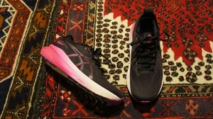 Asics Gel Kayano 31 1012B670 Damen-Laufschuhe Turnschuhe schwarz/pink Größe 9,5 - Bild 1 von 11