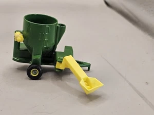 Vintage ERTL  John Deere Green Feed Mixer Mill 1/64 Scale  - Picture 1 of 4