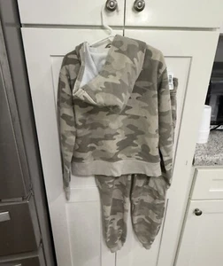 Girls SO Camo Jog Set 2 Piece Size Medium 8 - Picture 1 of 5