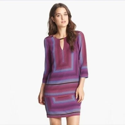 Trina Turk | Vestido recto de seda a rayas Foto 1 de 4