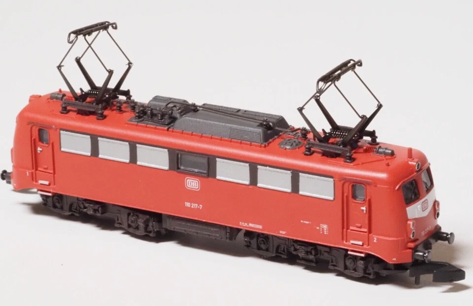 88385 Marklin Z-scale (DB AG) class 110 electric locomotive  Era V, 5 pole & LED - Image 1 of 4