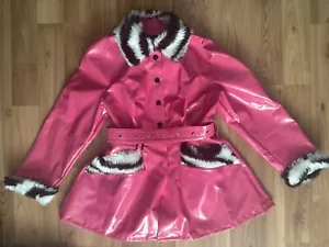 Lackjacke (Unikat) von RIMO Fashion | Regenjacke | Jacke aus pinkem Lackmaterial - Bild 1 von 4