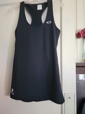 Camiseta sin mangas deportiva L Oakley para mujer negra elástica bordada Turtle Bay  Foto 1 de 4