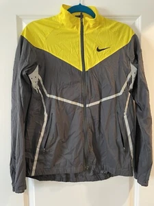 Nike Running Gr. Medium grau gelb reflektierende belüftete Jacke ohne Kapuze - Bild 1 von 10