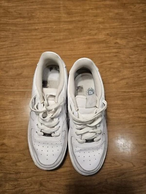 Nike Air Force 1 LE GS Size 6Y Kids (7.5 Womens) Sneakers White DH2920 111 Clean - Image 1 of 4