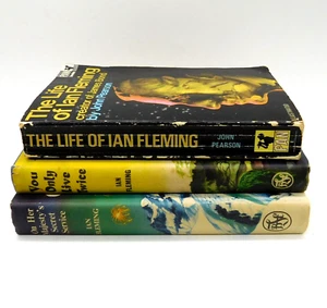 Vintage James Bond Books On Her Majesty's Service & You Only Live Twice 1960's - Picture 1 of 15