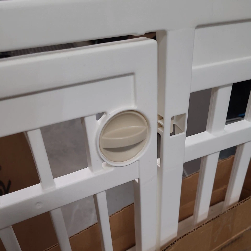 IRIS USA Parque Infantil para Perros, Parque Infantil para Mascotas de Ejercicio con Puerta, 4 Paneles, 24" H, Blanco  Foto 1 de 4