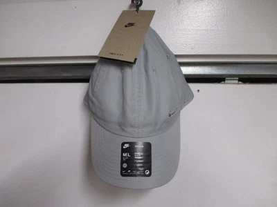 NIKE (GORRA CLUB) HOMBRE DRI-FIT SOMBRERO (AJUSTABLE) NUEVO CON ETIQUETAS GRIS Y METAL LOGOTIPO MUY SUAVE Foto 1 de 4
