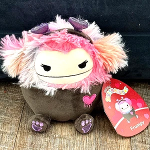 NUEVO Squishmallows FRUMPY 2025 Día de San Valentín Bigfoot 5” pulgadas negro gótico emo  - Imagen 1 de 10