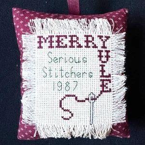 Handarbeit Kreuzstich ernst Hefter 1987 Frohe Weihnachten Ornament Nadelkissen - Bild 1 von 5