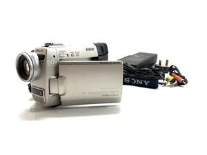 SONY DCR-TRV9E Mini DV Tape Digital Video Camera HANDYCAM Complete Set TRV900e - Picture 1 of 18