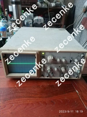Hitachi V252 oscilloscope classic 20M dual channel analog oscilloscope  - Image 1 of 4