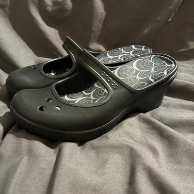 Crocs Frances Mary Jane schwarze Slipper Keilabsatz Clogs Sandalen US Damen 9 - Bild 1 von 4