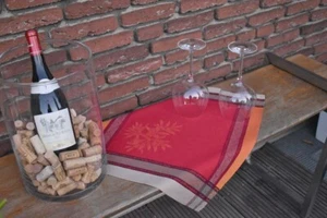 Napkin Jacquard Cotton 50x50 cm Red with Olives from France Provence - Picture 1 of 6