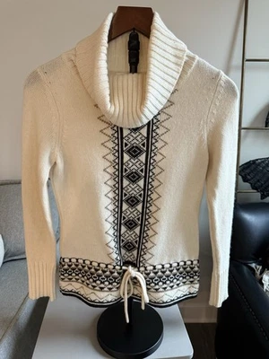 Suéter Ann Taylor Loft Lana Cachemira Para Mujer Pequeño Vacaciones Crema Negro XS Foto 1 de 4