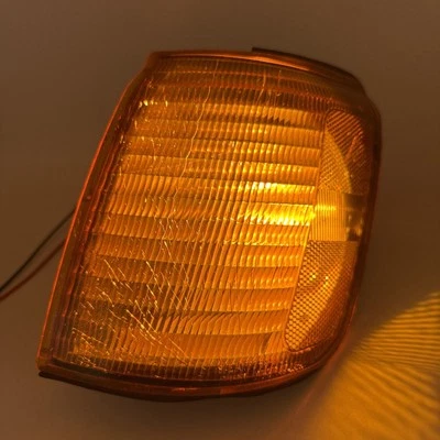 Lámpara de luz marcadora de señal de giro para conductor Mitsubishi Montero 1992-1997 con gancho OEM Foto 1 de 4