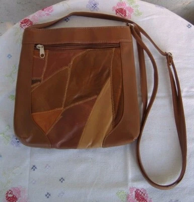 M.C., tolle Tasche,  sehr guter Zustand 26 x 24 x 4 cm - Bild 1 von 4