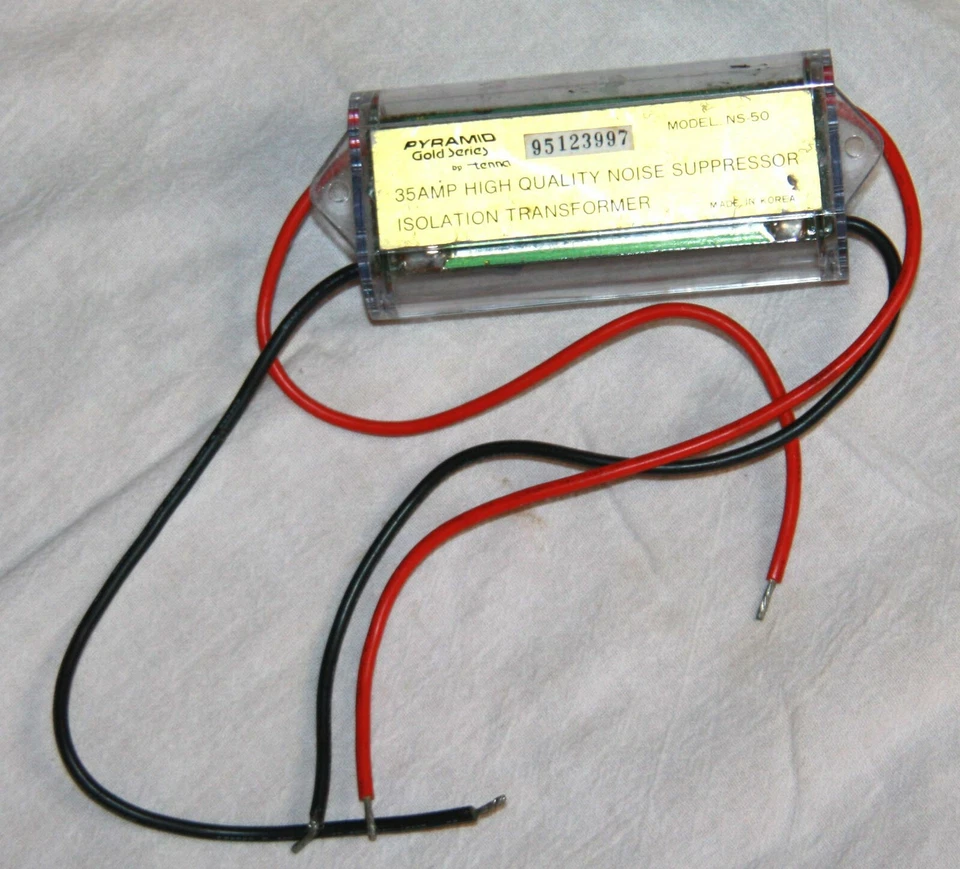 Transformador de aislamiento Pyramid Gold Series supresor de ruido modelo NS-50 35 AMP Foto 1 de 4