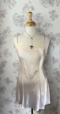 Mini vestido de dormir lingerie rosa claro cetim nude anos 90 coquete fada renda feminina - Imagem 1 de 4