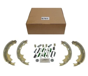 HAND BRAKE SHOES + FITTING KIT FOR CHRYSLER VOYAGER & GRAND VOYAGER 96-07 - Picture 1 of 1