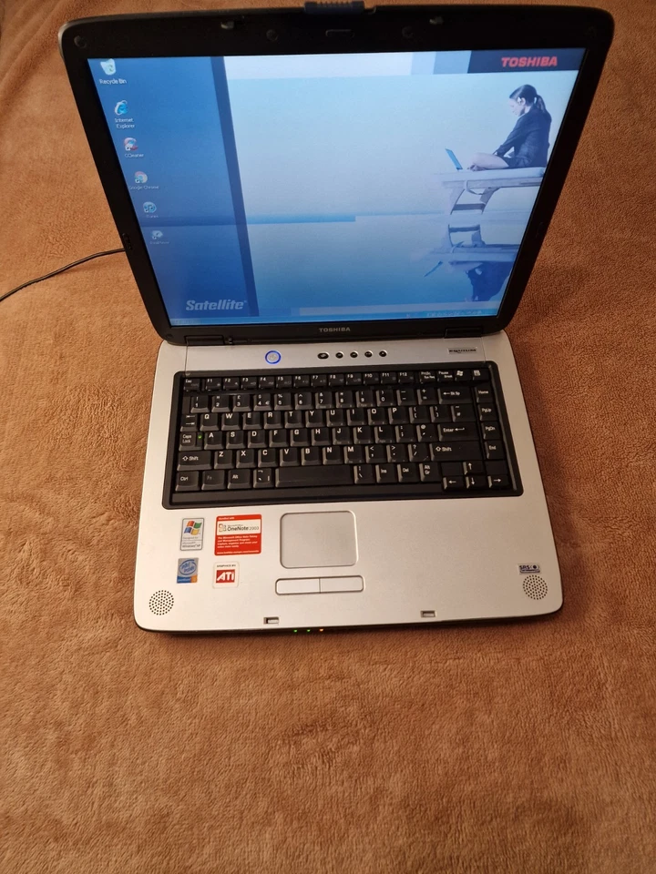 Toshiba Equium A60 Laptop 15" Pentium 4 3.20GHz 60gb Hdd 1gb Ram Power On Tested - Image 1 of 4