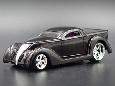 Modello Diorama Diecast 1:64 Di Un Pickup Ford Del 1937 Personalizzato Marrone - Immagine 1 di 4