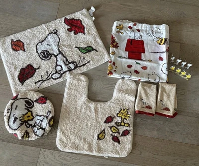Peanuts Harvest 2-Piece Toilet Cover, Bat Mat, Rug, Shower Curtain, Rings Towels - Image 1 of 4