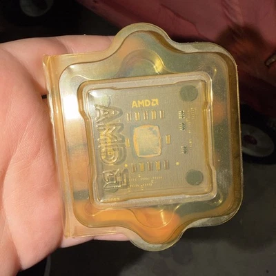 AMD Athlon A1000AMT3B 1GHz/1000Mhz (Socket 462) CPU Chip - Image 1 of 3