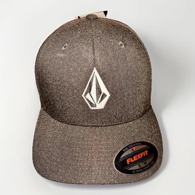 Volcom Flexfit 帽子 灰色标志 弹力 适合 帽子 尺寸 S/M 全新带标签 全新 — 第 1/4 张图片