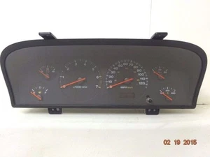 01 Jeep Grand Cherokee Speedometer Instrument Gauge Cluster 232K 56042928AD - Picture 1 of 3