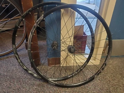 RUEDA TRASERA Easton EA70 AX QR y rueda delantera SHIMANO WH-RX010 700c Foto 1 de 4