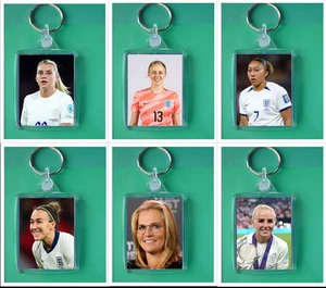 England Female Football players/Team LIONESSES photo keyring - Picture 1 of 39