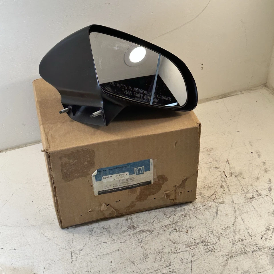 New OEM GM 10113846 - GM RH Mirror For 1987-1988 Chevy Caprice Flat Black - Image 1 of 4