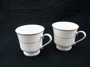 Pair Gorham "Elegance Gold" Footed Tea Coffee Cups Fine China 24K Gold Japan EUC - Imagen 1 de 8