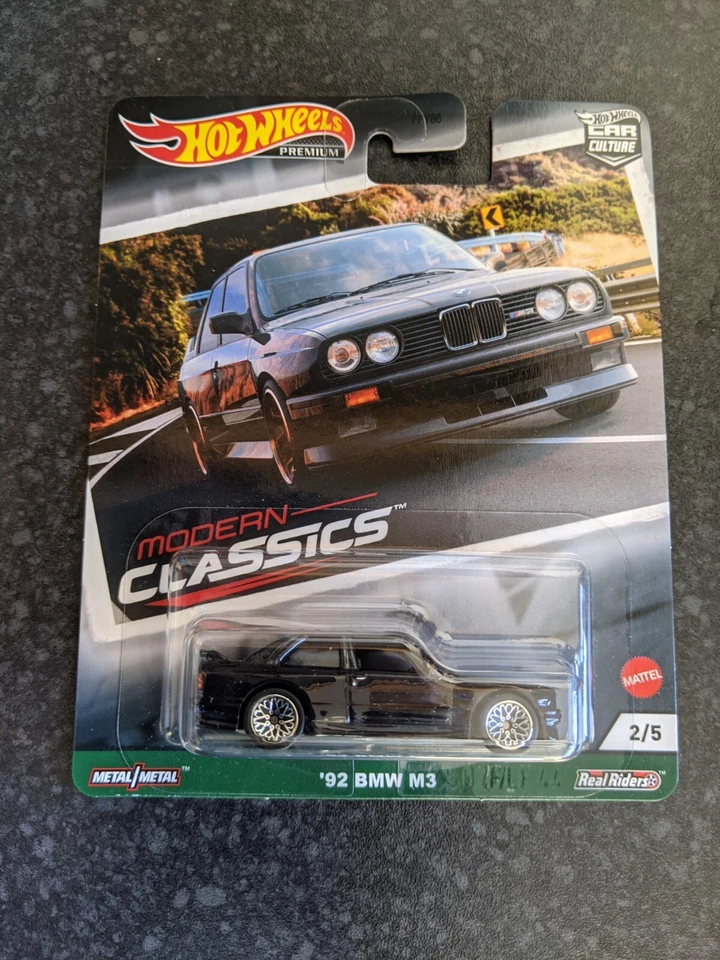 BMW E30 M3 Hot Wheels GRJ92 2021 Modern Classics 2/5 Foto 1 de 1