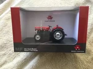 Universal Hobbies Toy Model The Famous Massey Ferguson 135 No Cab 1965 - Picture 1 of 6