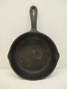 Vintage Cast Iron Dual Pour Spout Skillet With Heat Ring 5 L - Picture 1 of 12