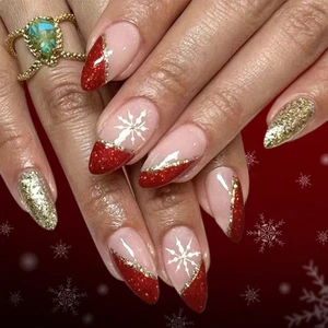 Sparkling Christmas Themed Press On Nail - Picture 1 of 8