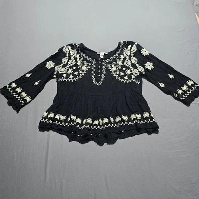 Top bordado bohemio Forever 21 mediano y2K negro Babydoll Festival Foto 1 de 4