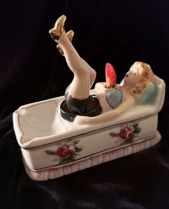 Vintage Ceramic 1940's Pinup Girl Moving Legs 3 Piece Nodder Ashtray Japan - Picture 1 of 13
