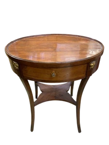 Antico tavolino ovale lucchese della fine del 700 in ciliegio - Foto 1 di 9