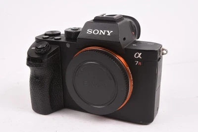 Cuerpo de cámara sin espejo Sony A7R II 42,4 MP 65.500 #T-83836 Foto 1 de 4