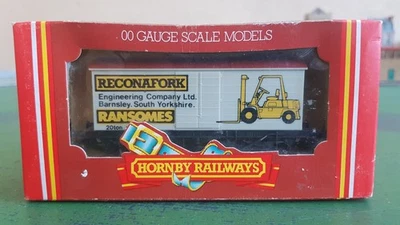 Hornby OO gauge R202 20T Reconafork Van, White, Boxed - Image 1 of 4