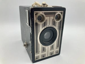 Vintage Brownie Junior Six-16 Camera Art Deco Kodak Mid Century 1930's -40s - Picture 1 of 8