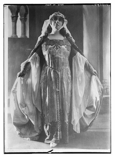 VETEMENTS Kemp Carmen donna abbigliamento performance Elsa abiti personaggio servizio notizie sul bagno