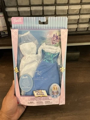 NUEVO EN CAJA - Barbie LAGO CISNE PRINCESA LAC DES CYGNES CONJUNTO DE DISFRAZ/VESTIDO Foto 1 de 4